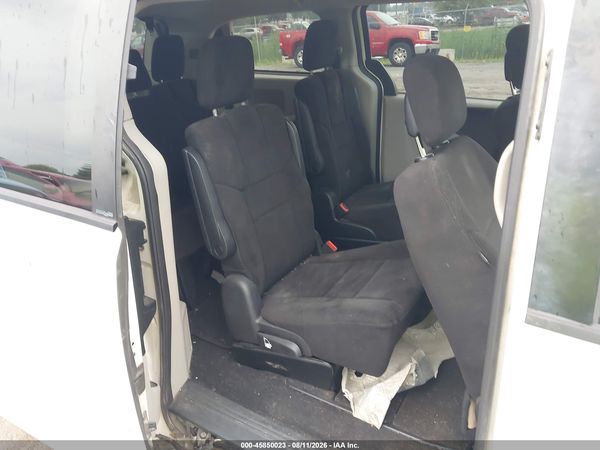 2012 DODGE GRAND CARAVAN SXT — I8