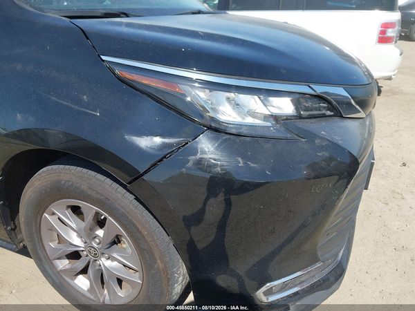 2023 TOYOTA SIENNA XLE