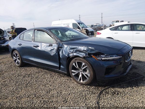 2021 VOLVO S60 RECHARGE PLUG-IN HYBRID T8 R-DESIGN EXPRESSION