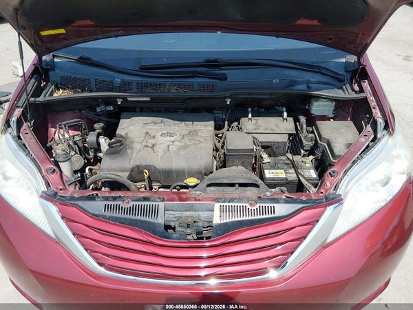 2015 TOYOTA SIENNA LE 8 PASSENGER