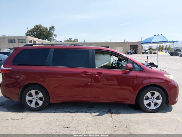 2015 TOYOTA SIENNA LE 8 PASSENGER