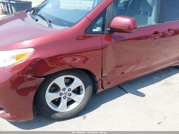 2015 TOYOTA SIENNA LE 8 PASSENGER