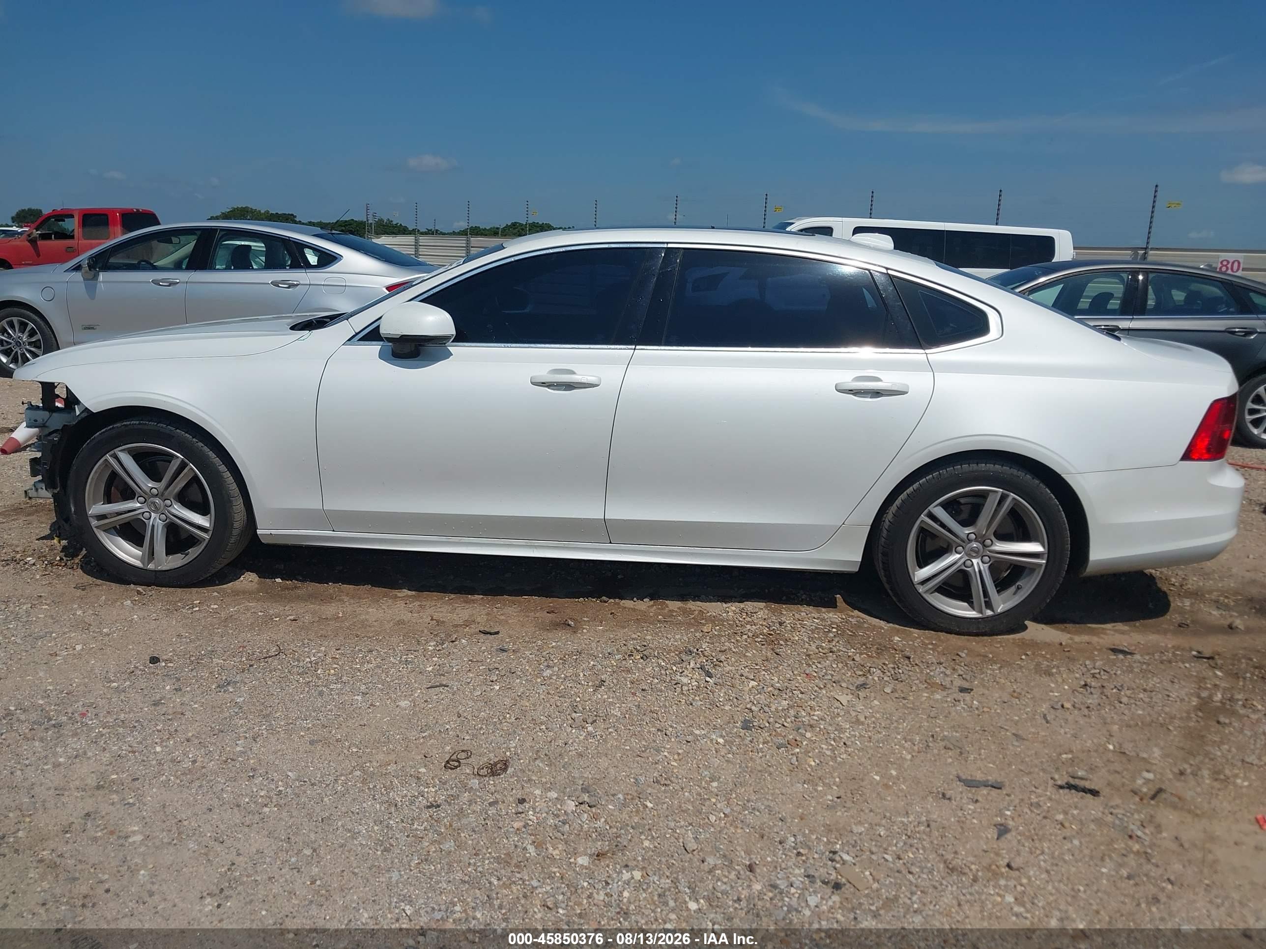 2019 VOLVO S90 T5 MOMENTUM