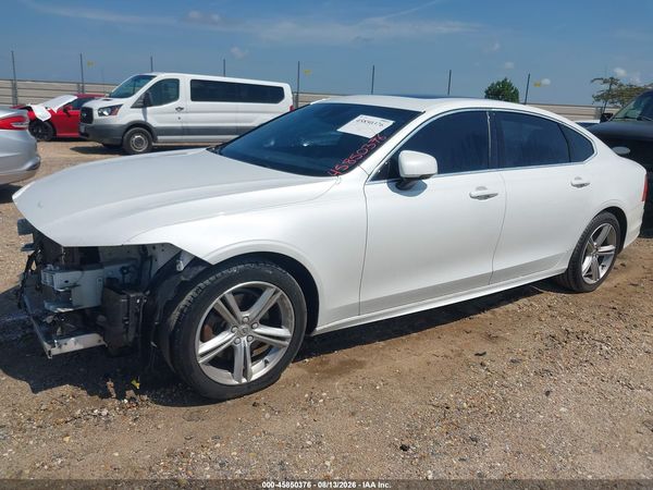2019 VOLVO S90 T5 MOMENTUM