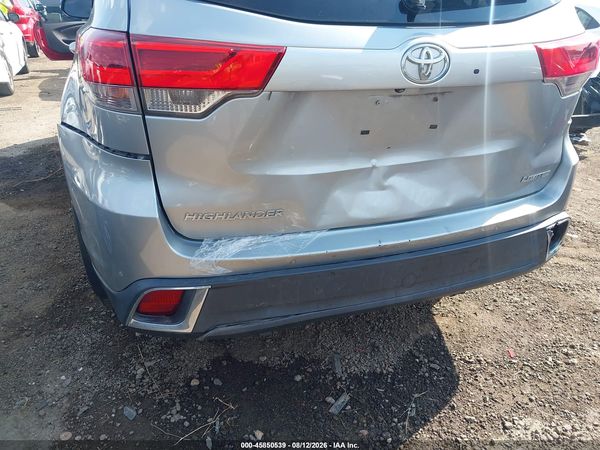 2017 TOYOTA HIGHLANDER LIMITED
