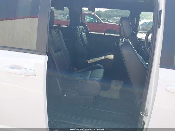 2019 DODGE GRAND CARAVAN GT — I8