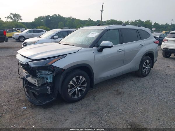 2022 TOYOTA HIGHLANDER XLE