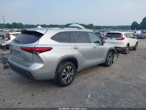 2022 TOYOTA HIGHLANDER XLE