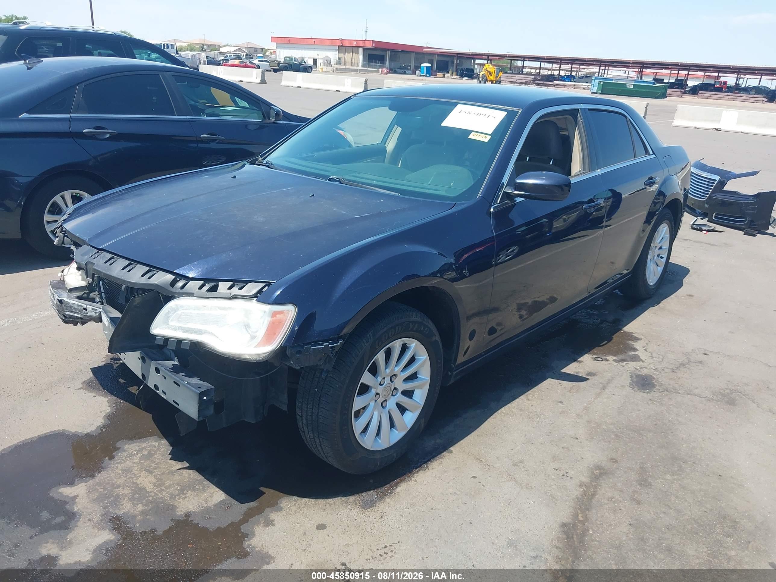 2012 CHRYSLER 300 Base/Limited — I2