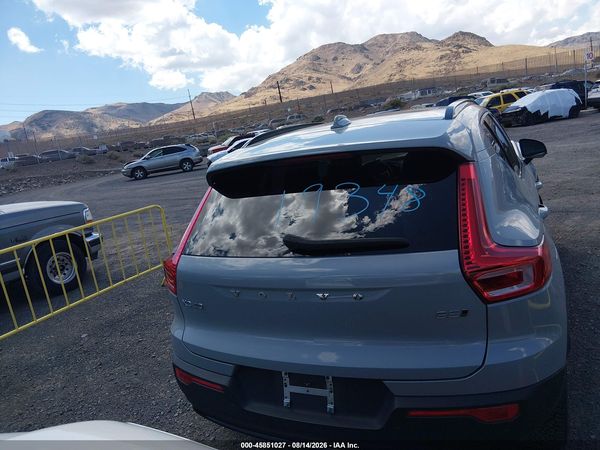 2024 VOLVO XC40 B5 PLUS DARK THEME