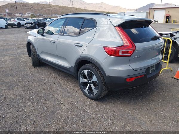 2024 VOLVO XC40 B5 PLUS DARK THEME