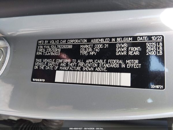 2024 VOLVO XC40 B5 PLUS DARK THEME