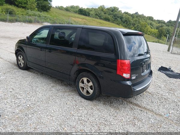2013 DODGE GRAND CARAVAN SXT — I3