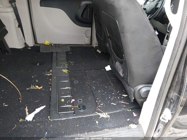 2013 DODGE GRAND CARAVAN SXT — I8