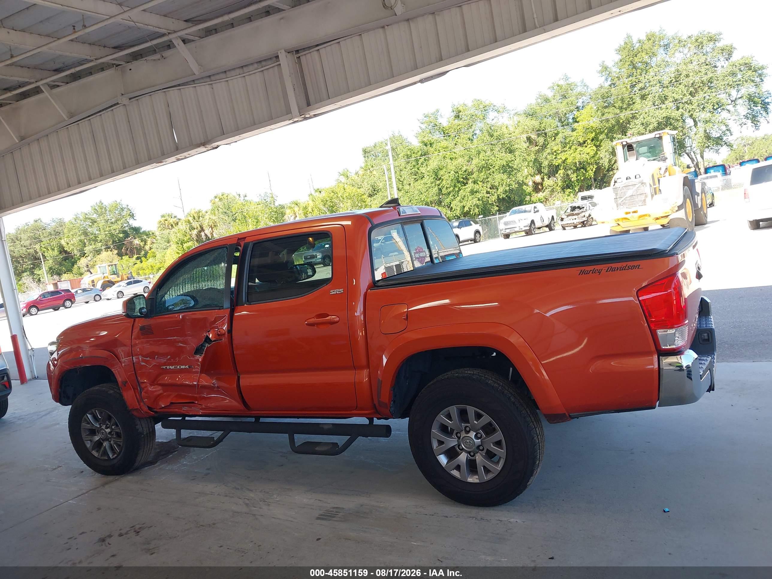 2017 TOYOTA TACOMA SR5 V6