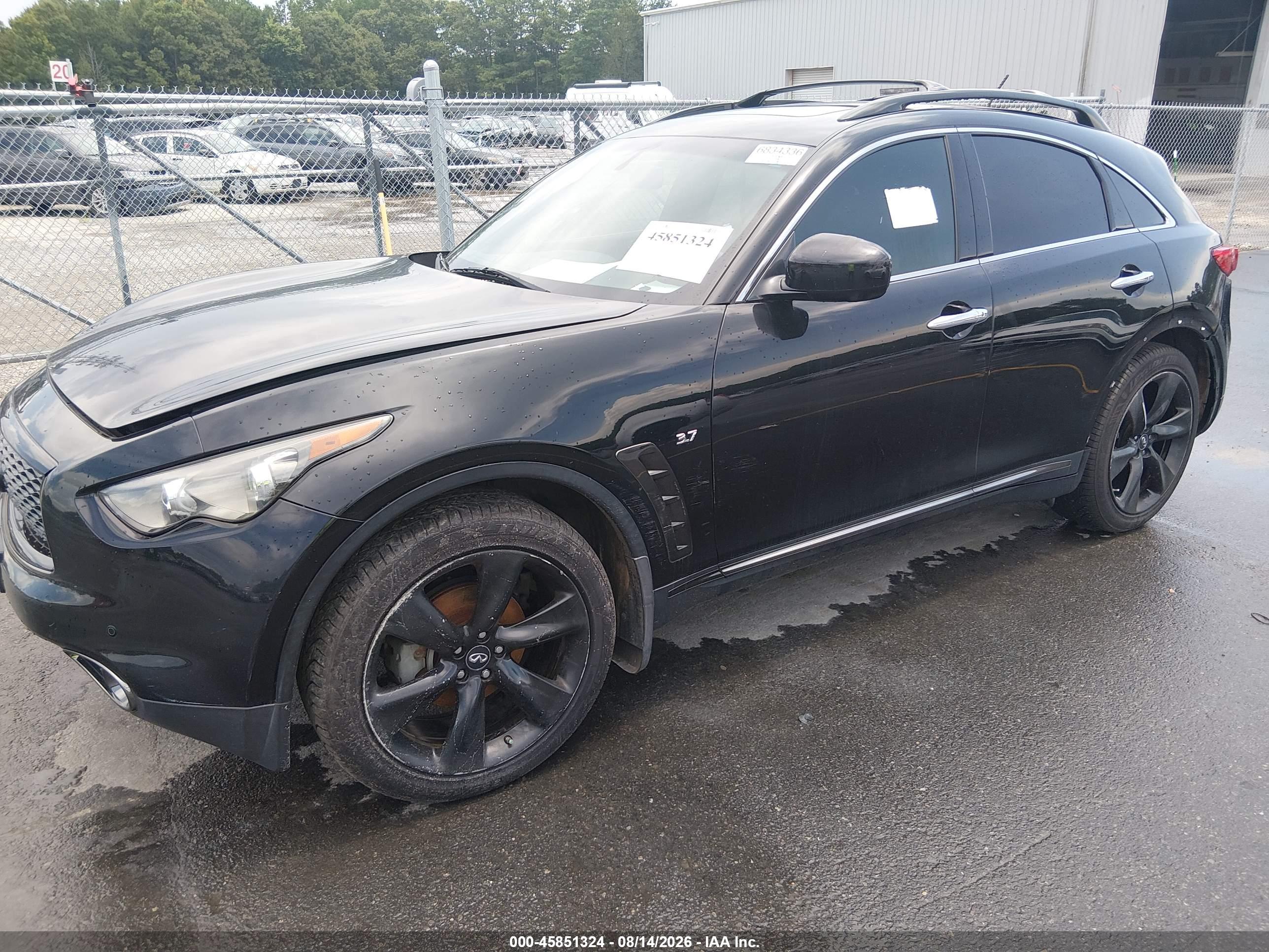 2017 INFINITI QX70 — I2