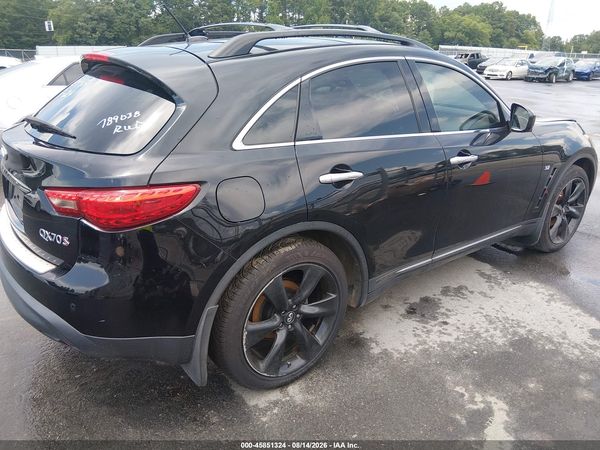 2017 INFINITI QX70 — I4