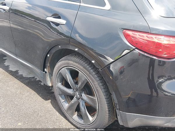 2017 INFINITI QX70 — I6