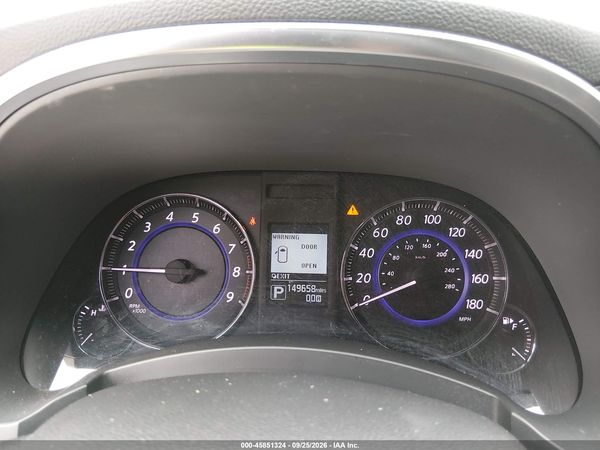 2017 INFINITI QX70 — I7