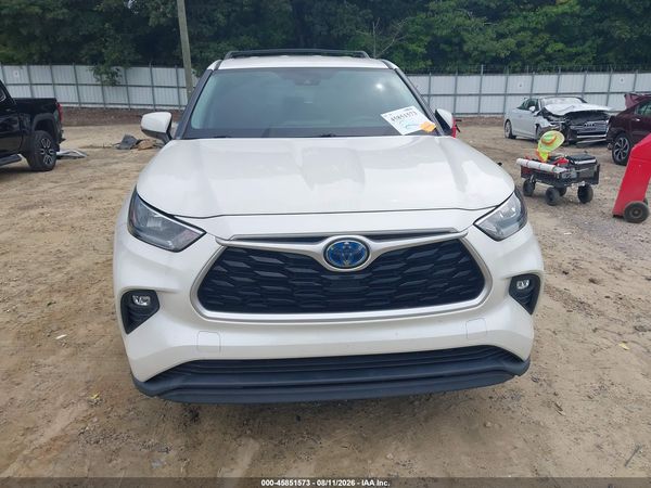 2020 TOYOTA HIGHLANDER HYBRID LE