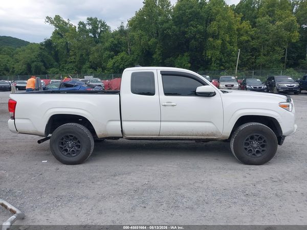 2016 TOYOTA TACOMA SR