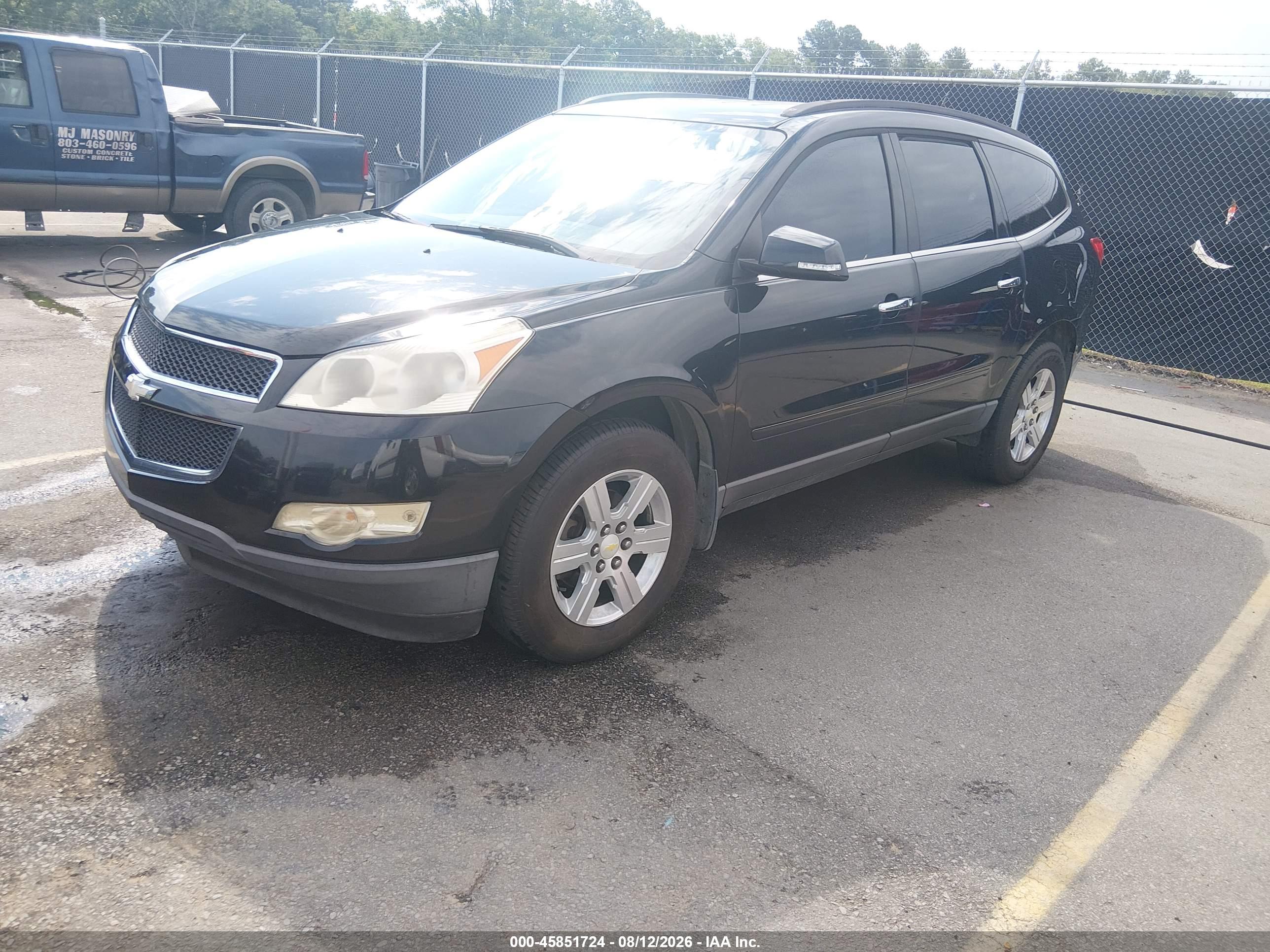 2012 CHEVROLET TRAVERSE LT W/1LT — I2