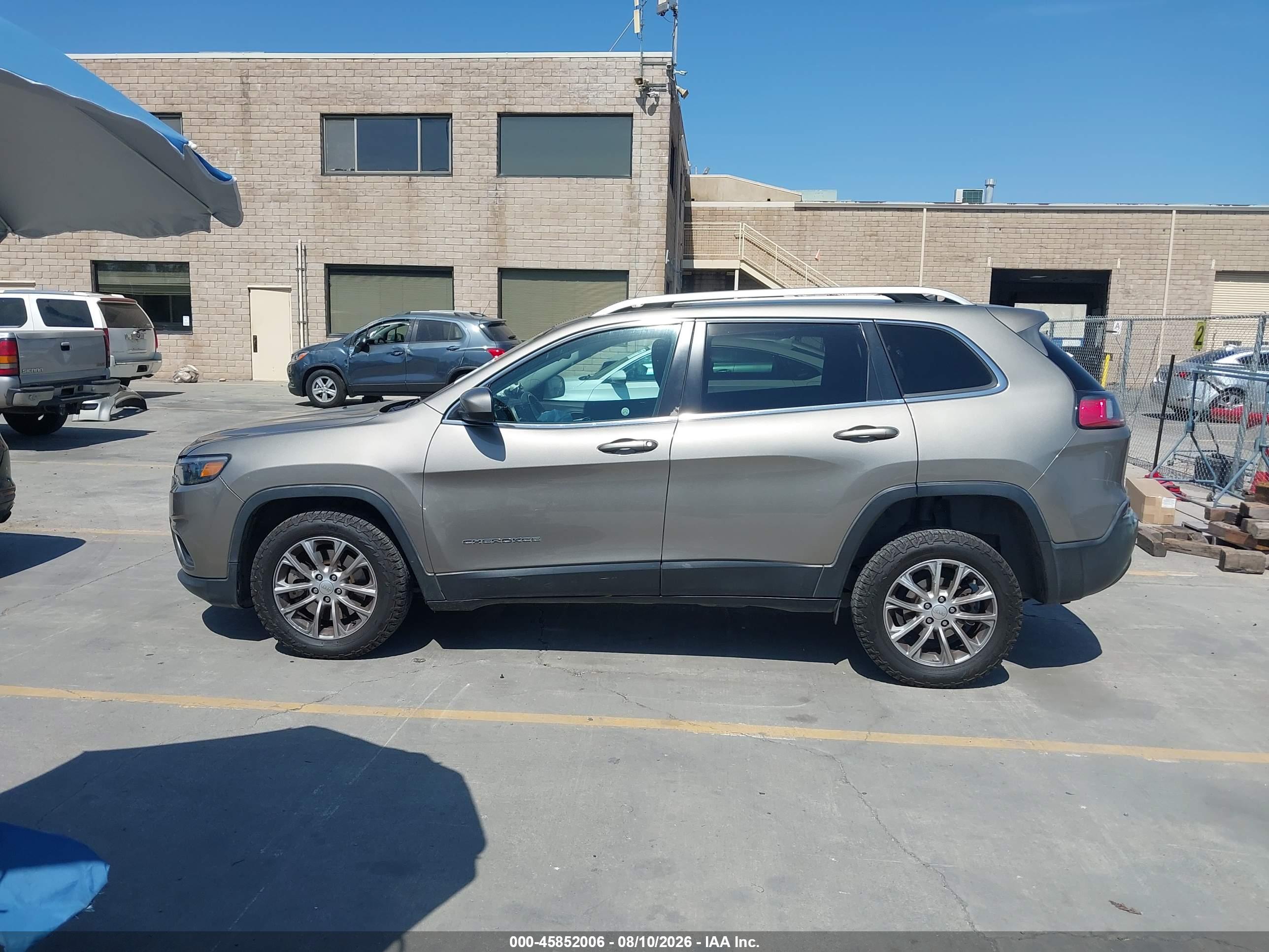 2019 JEEP CHEROKEE LATITUDE FWD