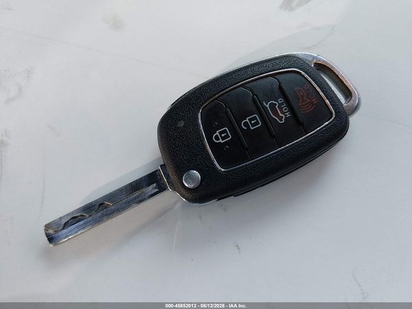 2018 HYUNDAI SANTA FE SE