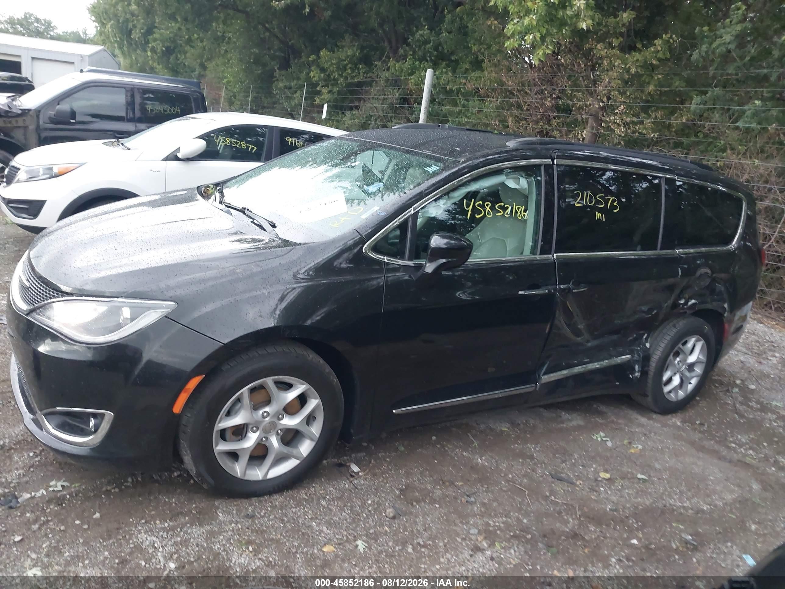 2017 CHRYSLER PACIFICA TOURING-L