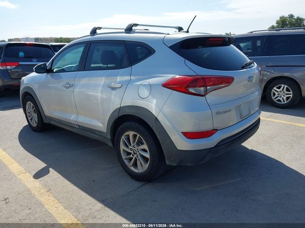 2016 HYUNDAI TUCSON SE