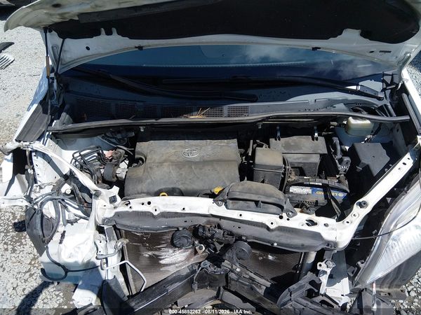 2015 TOYOTA SIENNA LE 8 PASSENGER