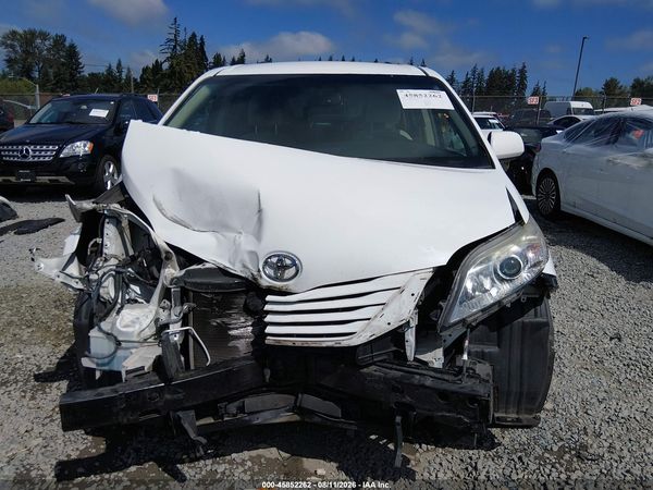 2015 TOYOTA SIENNA LE 8 PASSENGER