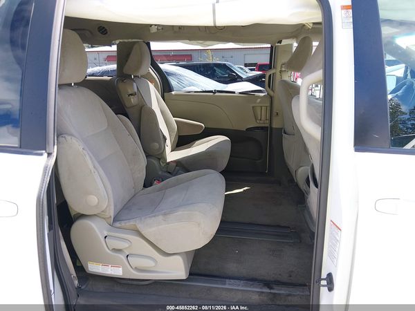2015 TOYOTA SIENNA LE 8 PASSENGER