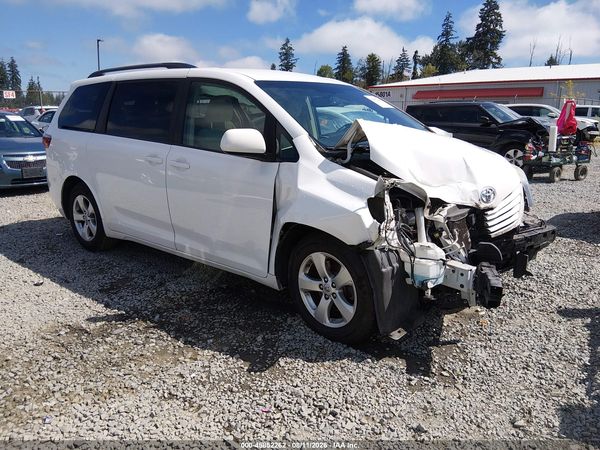 2015 TOYOTA SIENNA LE 8 PASSENGER