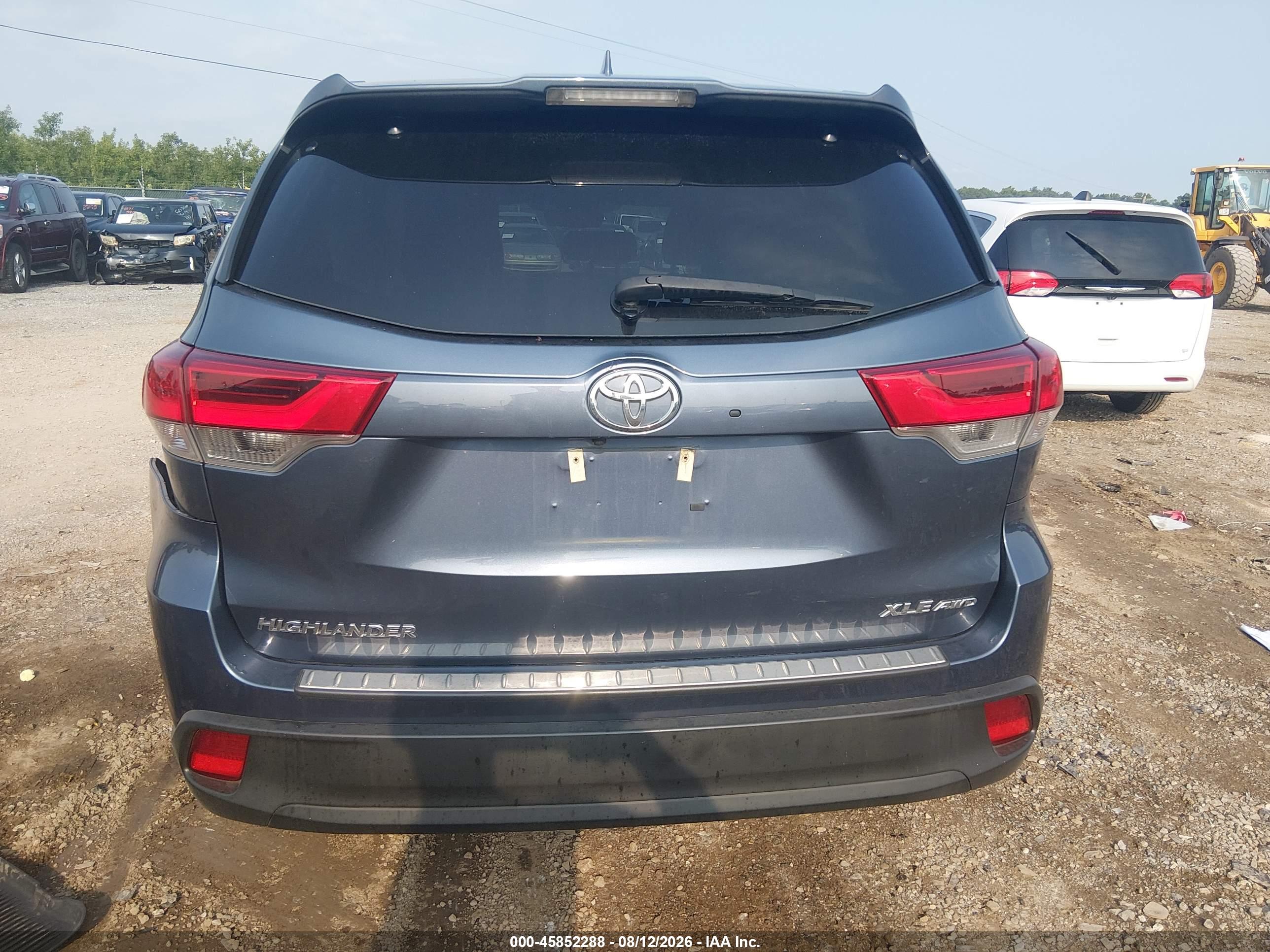 2019 TOYOTA HIGHLANDER XLE