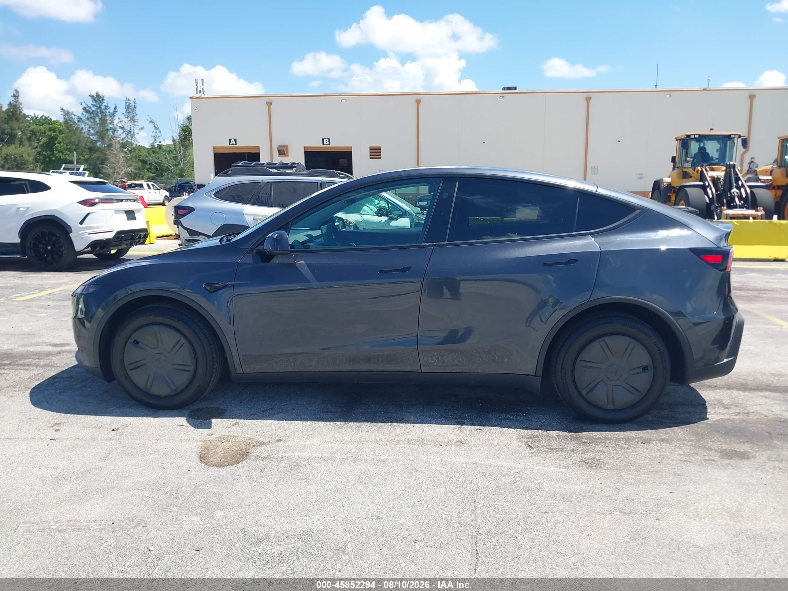 2026 TESLA MODEL Y