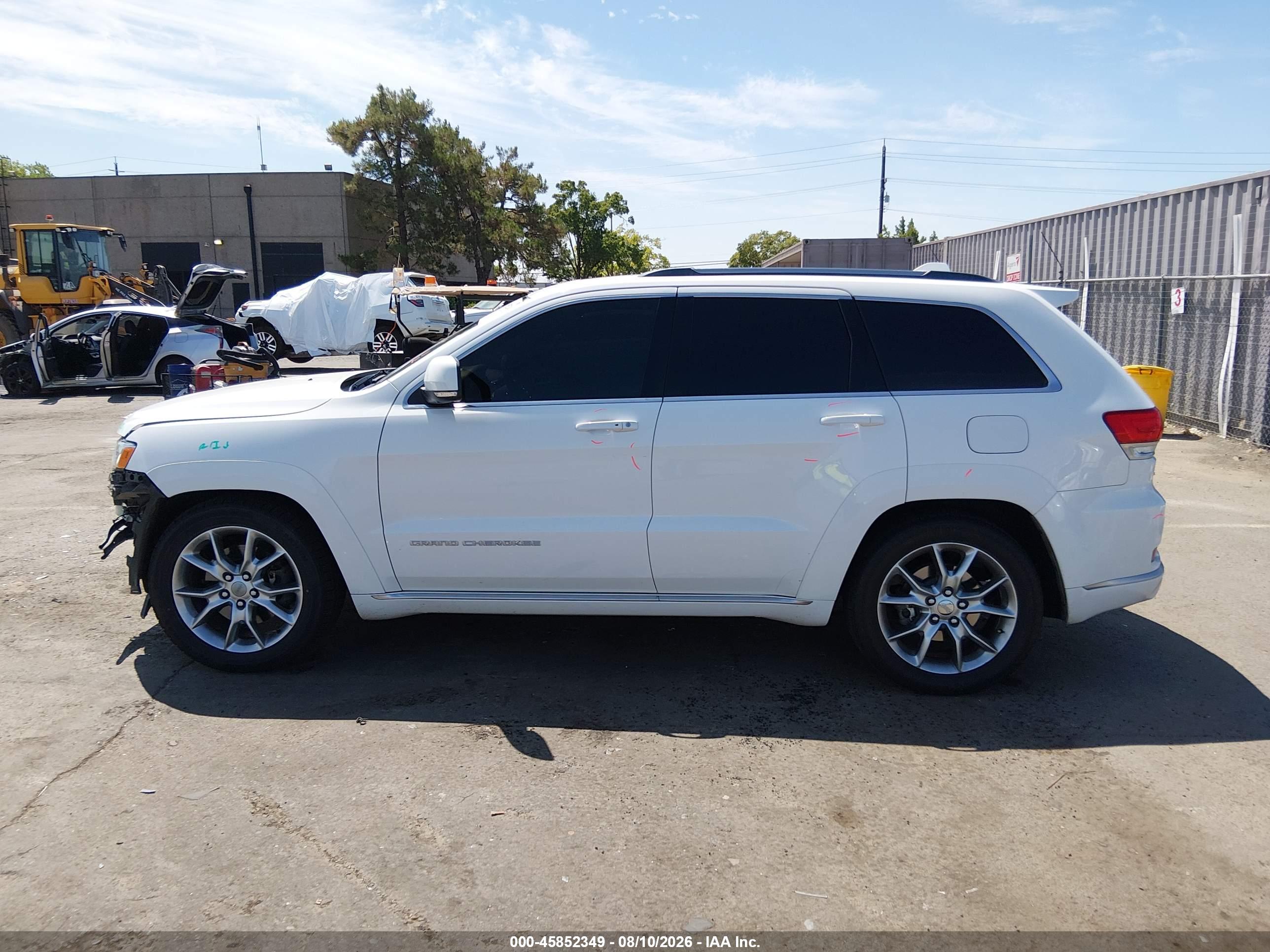2016 JEEP GRAND CHEROKEE SUMMIT