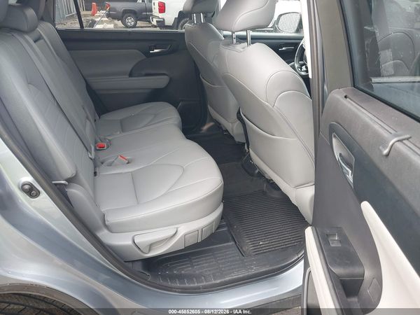 2021 TOYOTA HIGHLANDER XLE