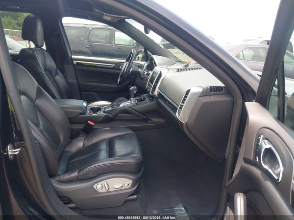 2013 PORSCHE CAYENNE