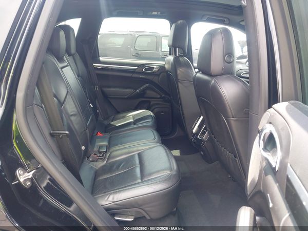 2013 PORSCHE CAYENNE