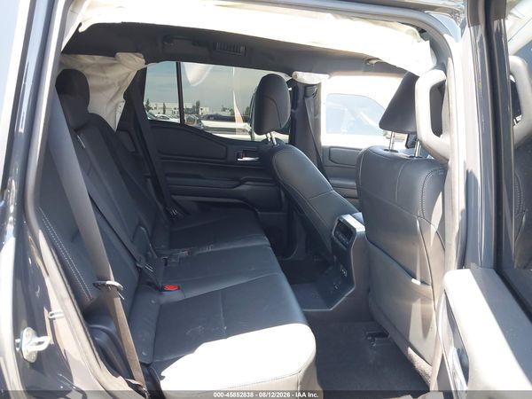 2025 TOYOTA LAND CRUISER — I8