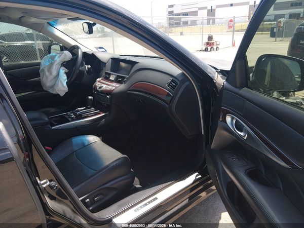 2016 INFINITI Q70L 3.7