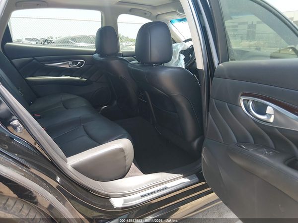 2016 INFINITI Q70L 3.7