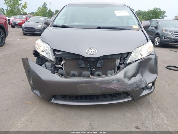 2012 TOYOTA SIENNA XLE V6 8 PASSENGER — I6