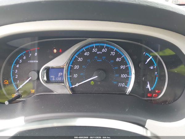 2012 TOYOTA SIENNA XLE V6 8 PASSENGER — I7