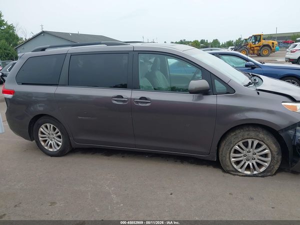 2012 TOYOTA SIENNA XLE V6 8 PASSENGER — I116