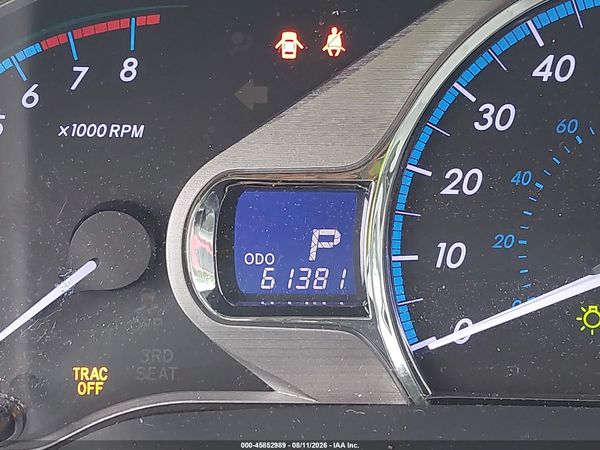 2012 TOYOTA SIENNA XLE V6 8 PASSENGER — I118