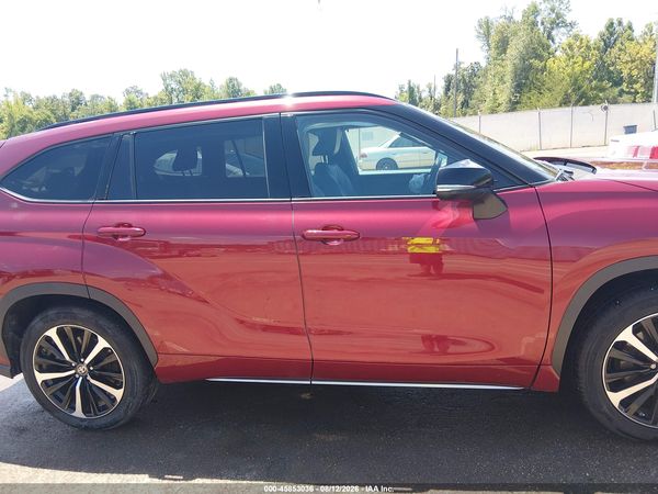 2021 TOYOTA HIGHLANDER XSE