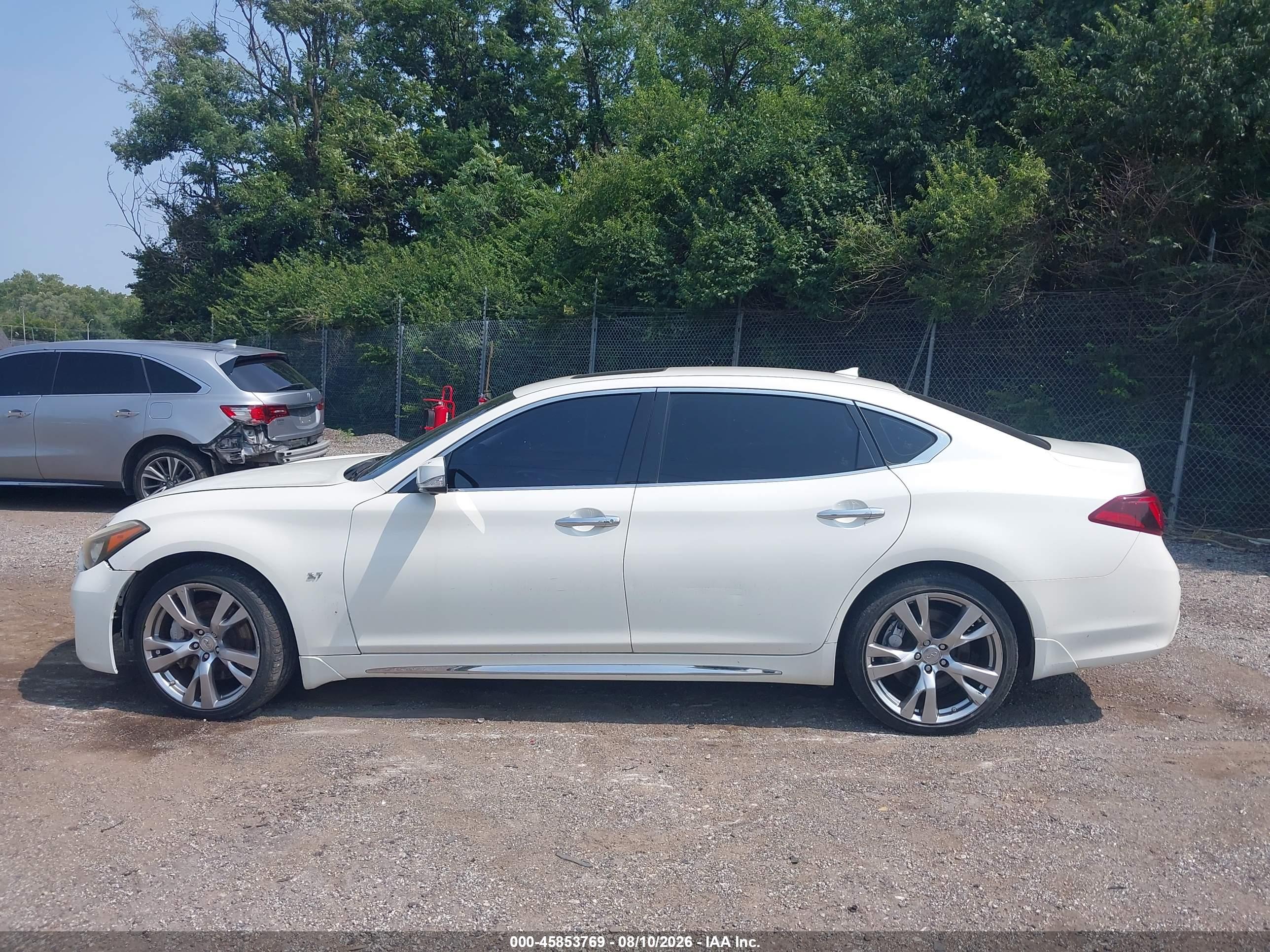 2017 INFINITI Q70L 3.7X