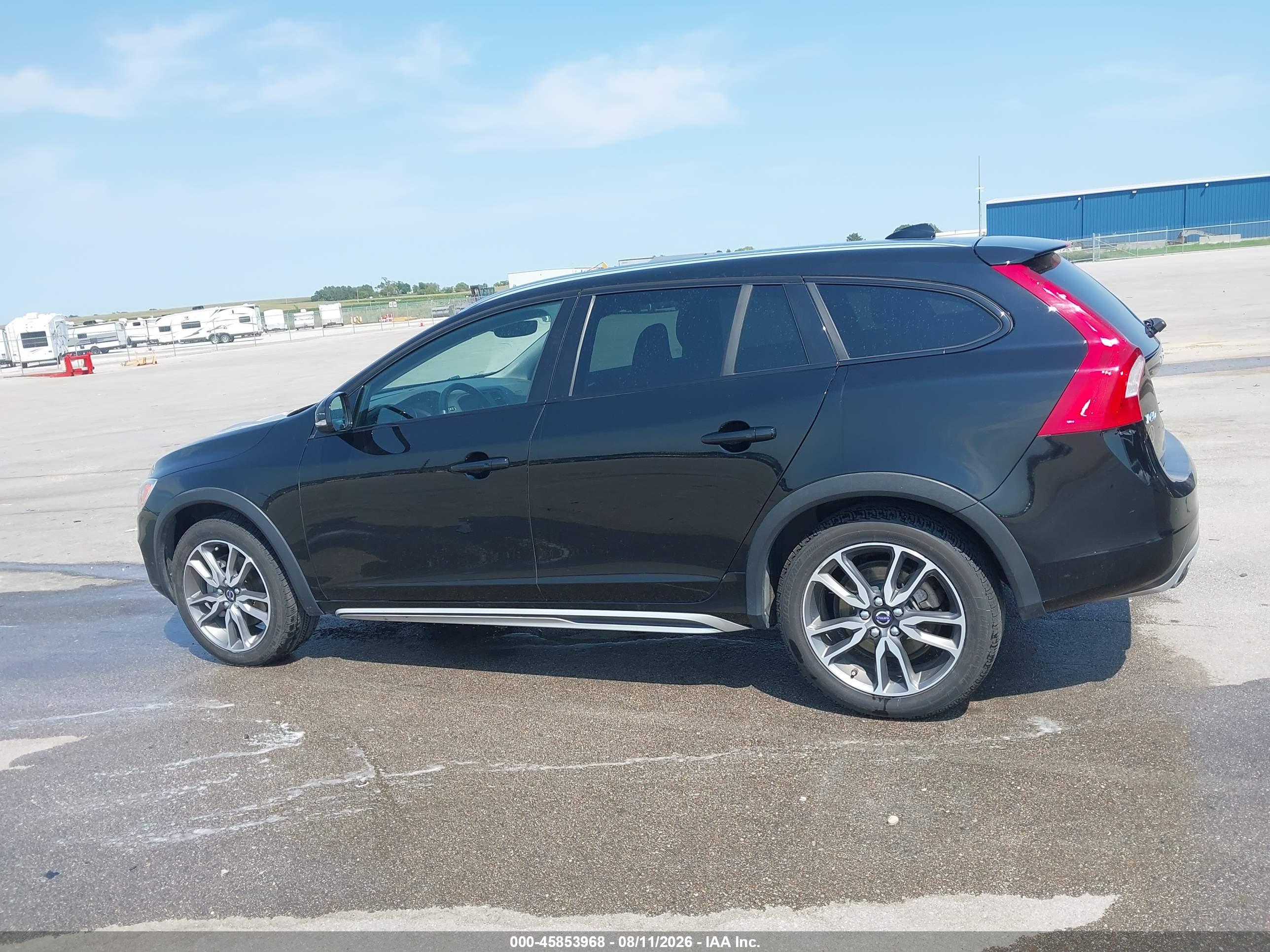 2016 VOLVO V60 CROSS COUNTRY T5